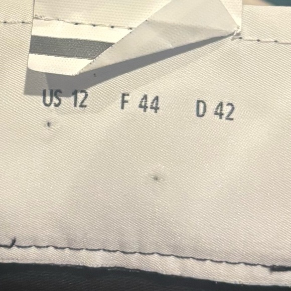 Akris Punto Navy Midi Skirt in size 12. Great condition! Front zip - Picture 2 of 16